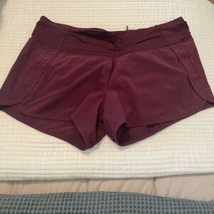 Run Times Mid Rise Short 4” 2 way stretch